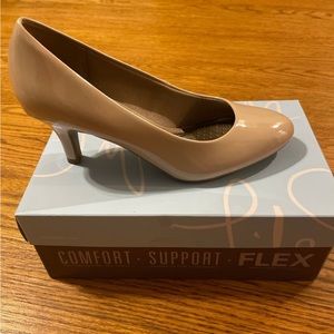 Life Stride Parigi Taupe Glory Pump heel NEW